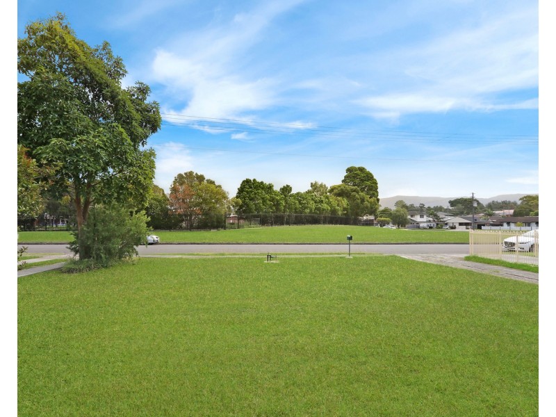 16 Bambil Crescent, Dapto NSW 2530