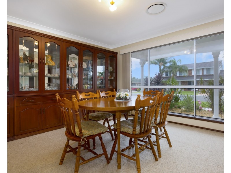 6 Flame Tree Place, Albion Park Rail NSW 2527