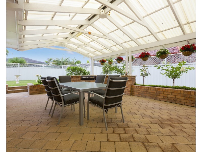 6 Flame Tree Place, Albion Park Rail NSW 2527