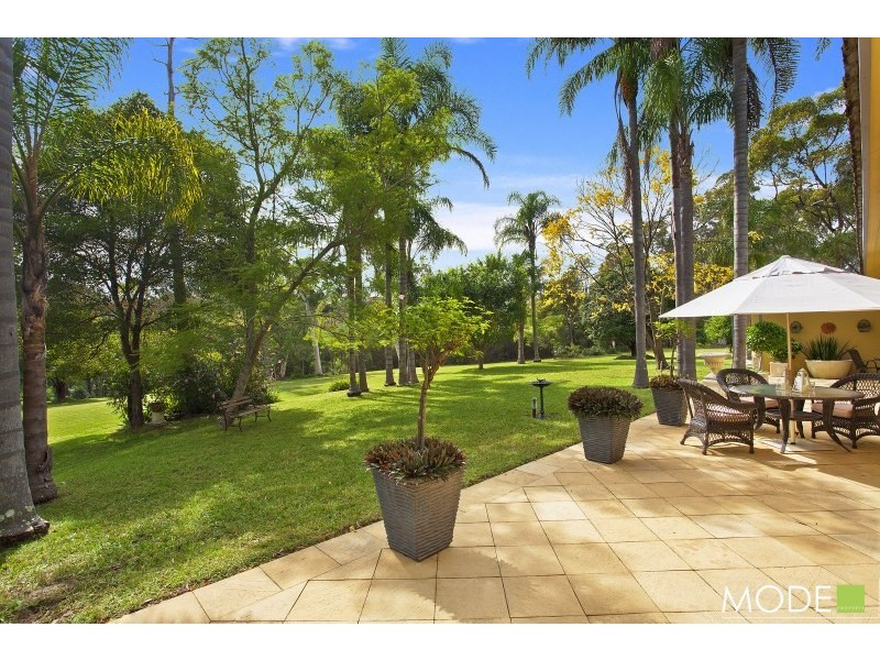 8 Farnborough. Road, Dural NSW 2158