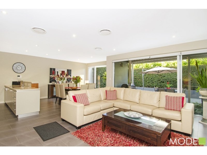 7 Waterstone Crescent, Bella Vista NSW 2153