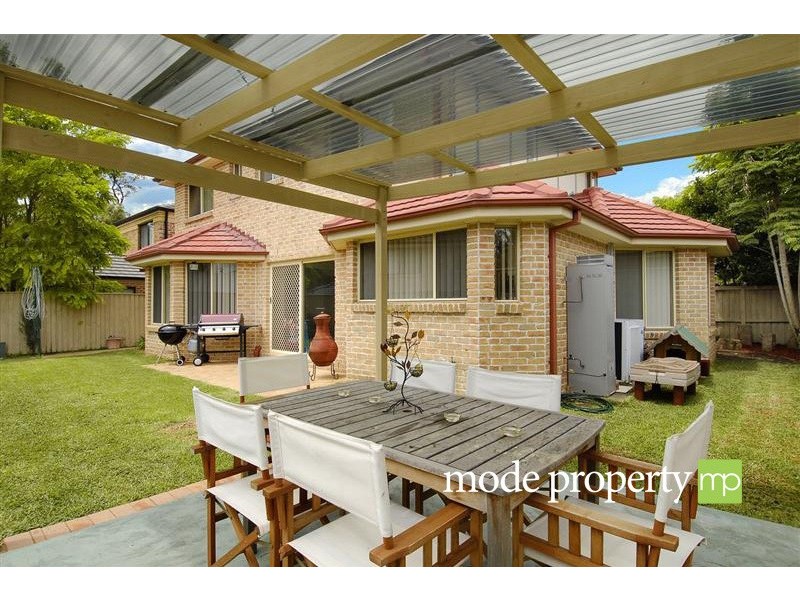 27 Farmer Circuit, Beaumont Hills NSW 2155