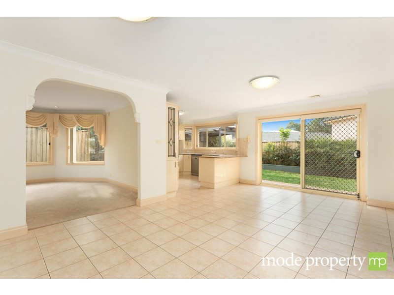 27 Farmer Circuit, Beaumont Hills NSW 2155