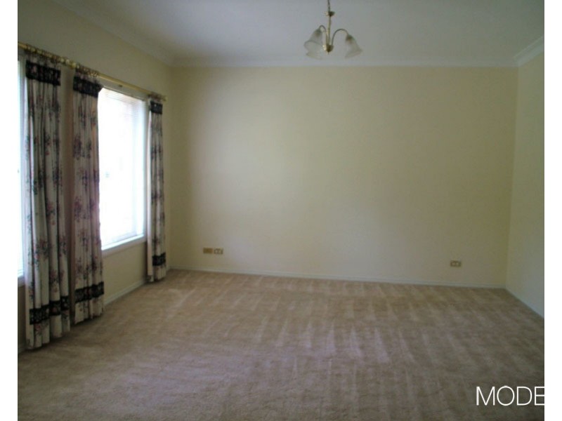 2/12 Martin Place, Dural NSW 2158