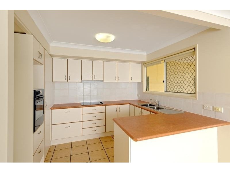 2/60 Julia Street, Wavell Heights QLD 4012