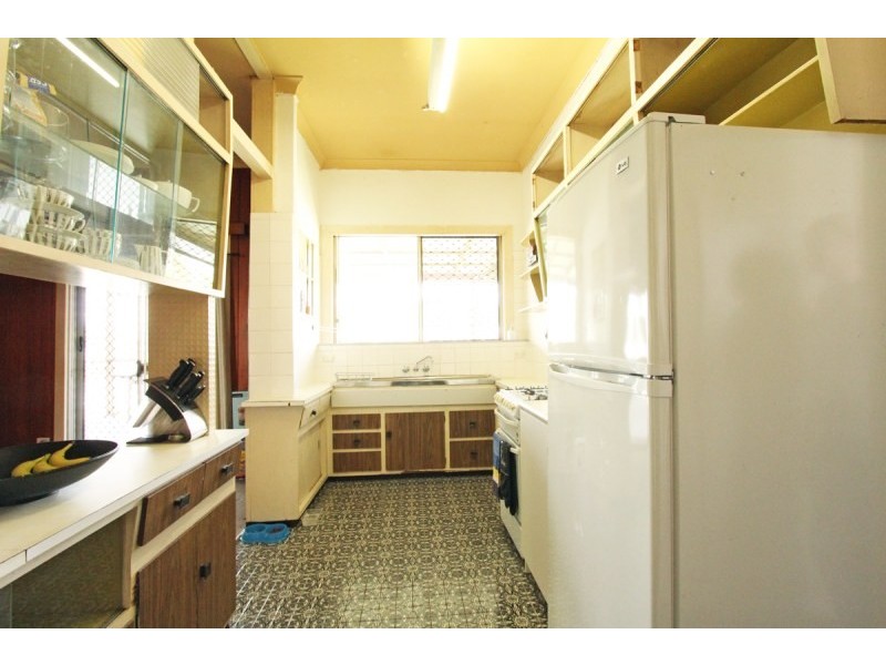 8 Gracemere Street, Newmarket QLD 4051