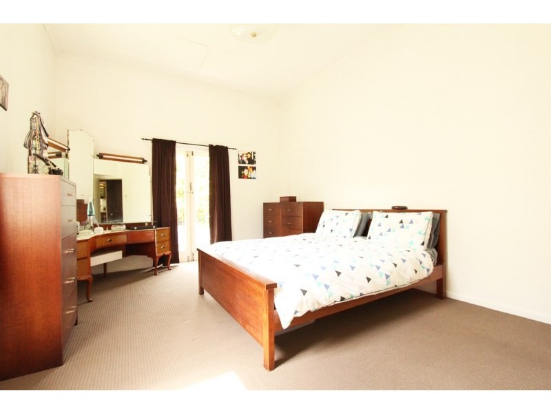 8 Gracemere Street, Newmarket QLD 4051