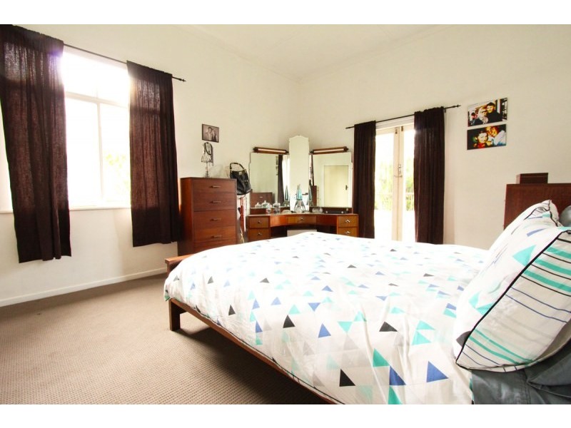 8 Gracemere Street, Newmarket QLD 4051