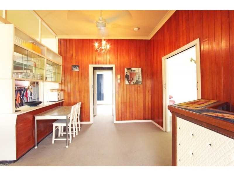 8 Gracemere Street, Newmarket QLD 4051