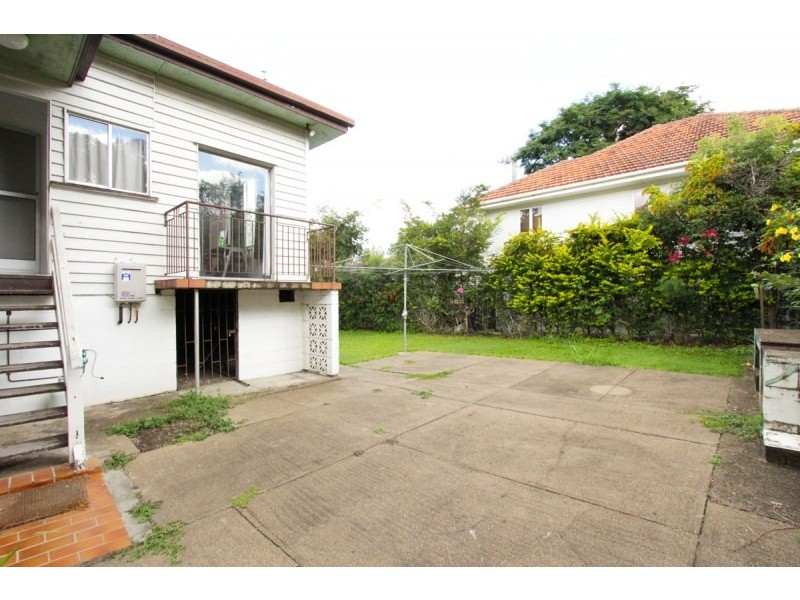 8 Gracemere Street, Newmarket QLD 4051