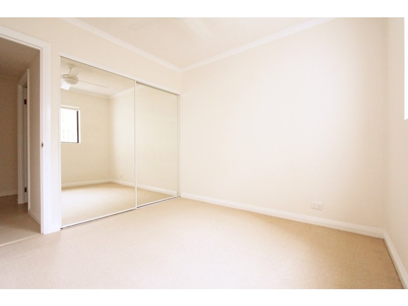 8/15 Newstead Avenue, Newstead QLD 4006