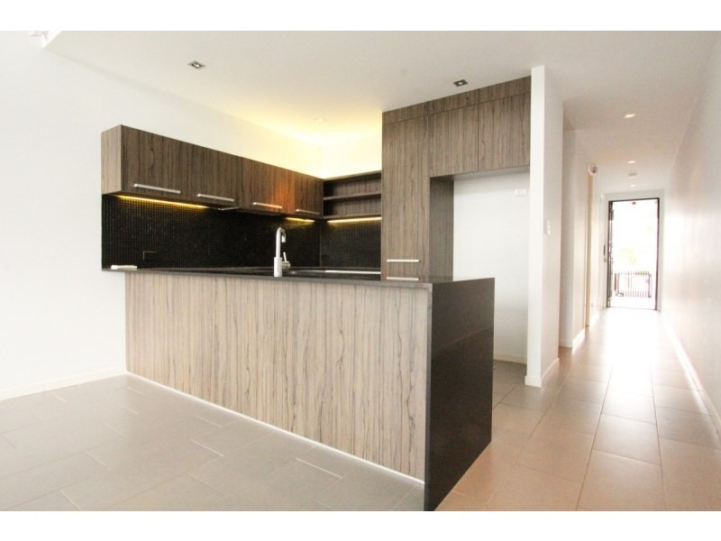 2/78 Bromley Street, Kangaroo Point QLD 4169