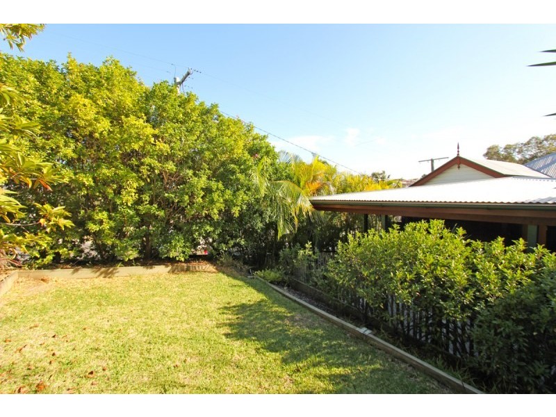 16 Lisson Grove, Wooloowin QLD 4030