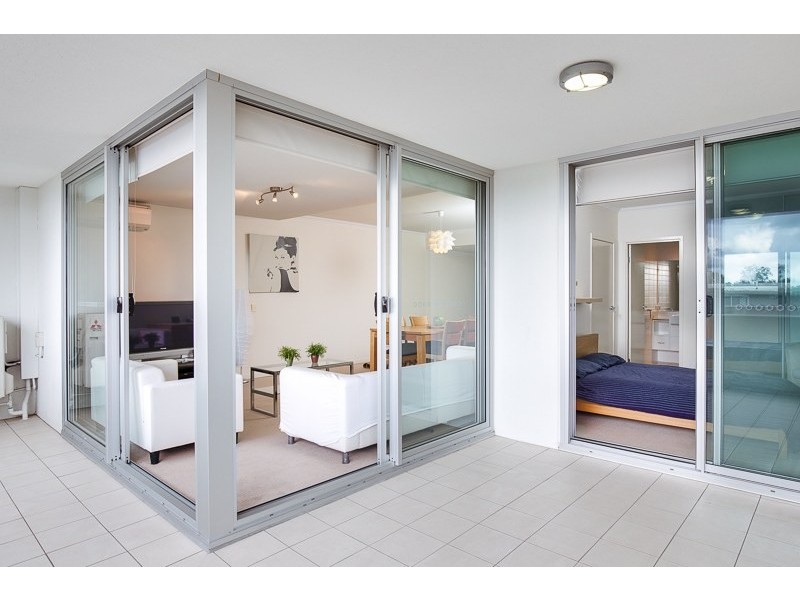 27/95 Clarence Road, Indooroopilly QLD 4068