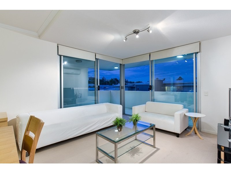 27/95 Clarence Road, Indooroopilly QLD 4068