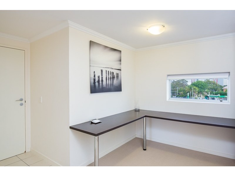 27/95 Clarence Road, Indooroopilly QLD 4068