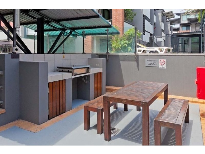 8/139 Commercial Rd., Teneriffe QLD 4005