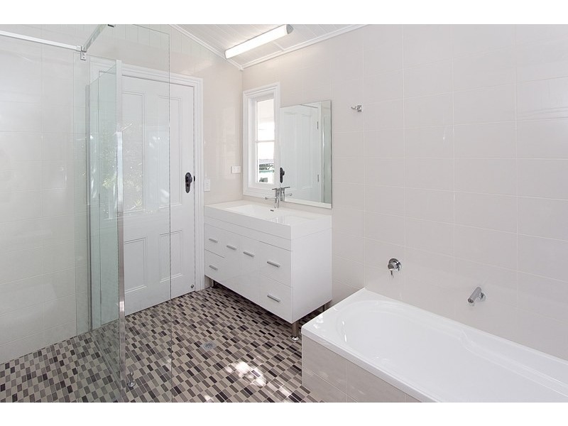 53 Baron Street, Greenslopes QLD 4120