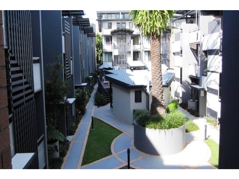 139 Commercial Road, Teneriffe QLD 4005