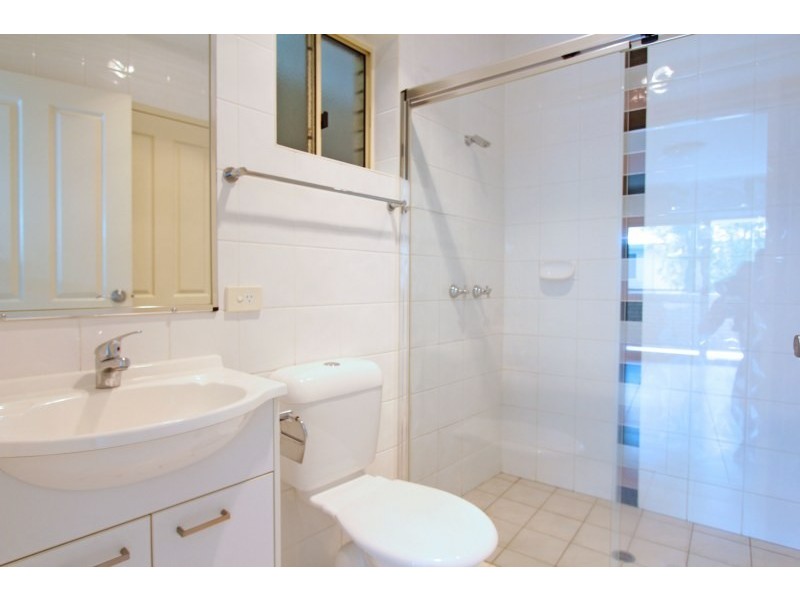 24/115 Nudgee Road, Hamilton QLD 4007