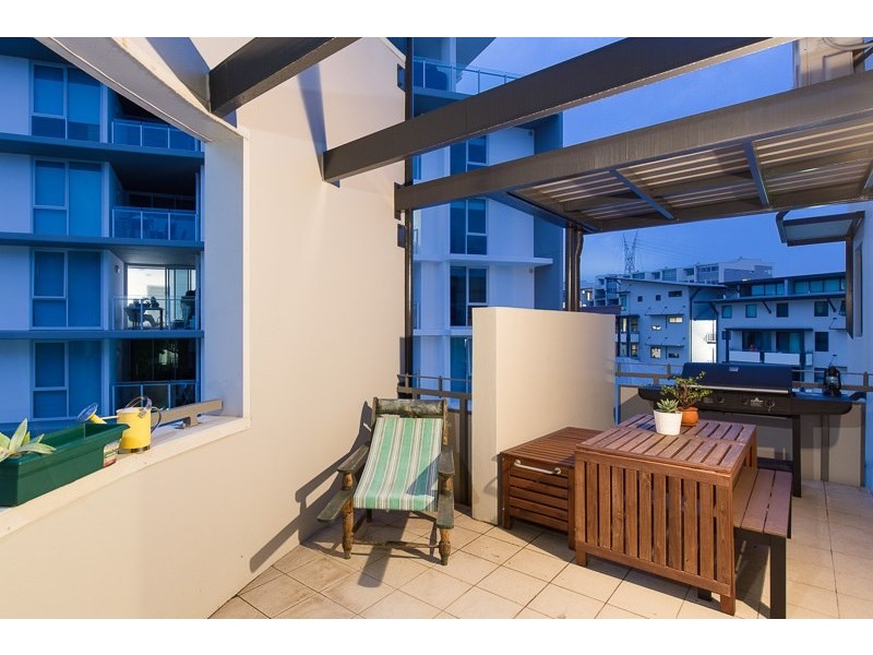 202/139 Commercial Road, Teneriffe QLD 4005