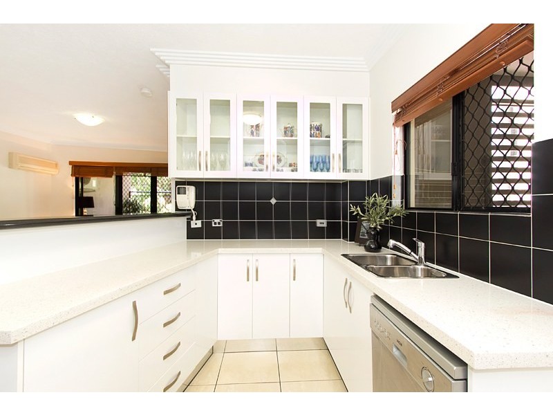 9 Newstead Avenue, Newstead QLD 4006