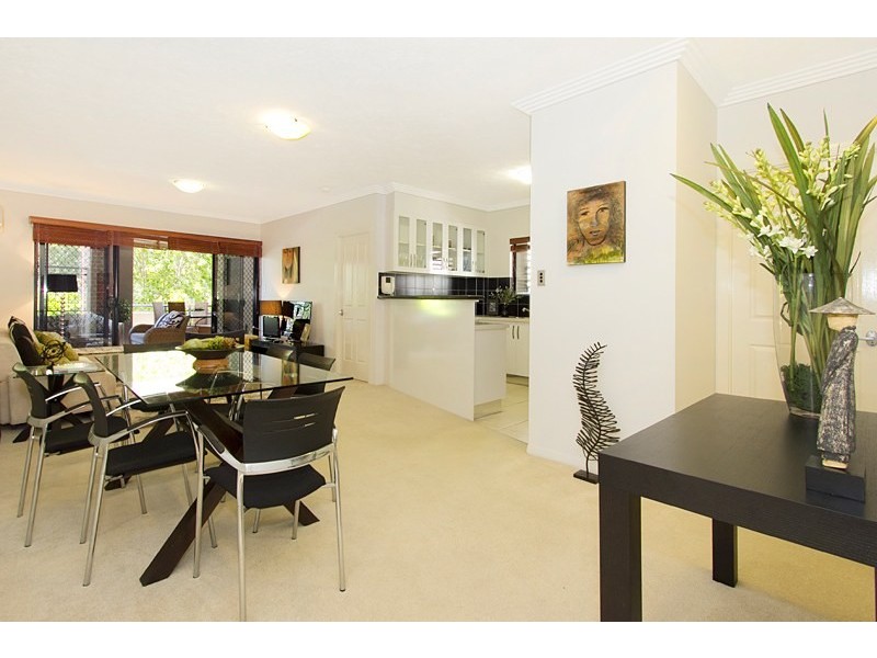 9 Newstead Avenue, Newstead QLD 4006