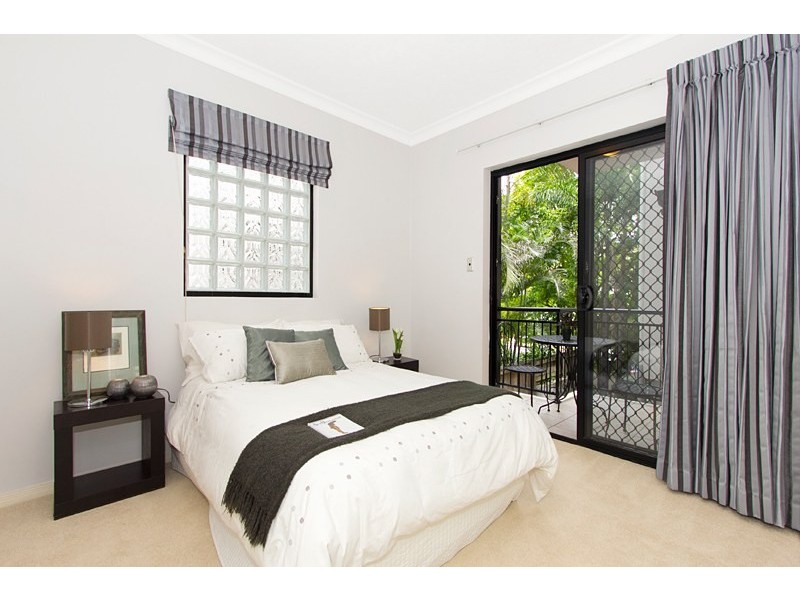 9 Newstead Avenue, Newstead QLD 4006