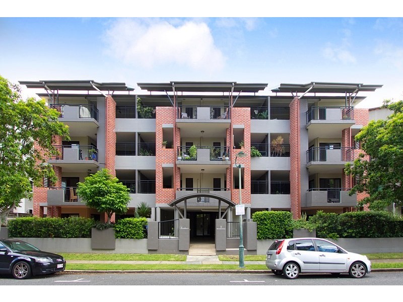 9 Newstead Avenue, Newstead QLD 4006