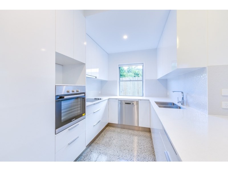 42 Halifax Street, Norman Park QLD 4170