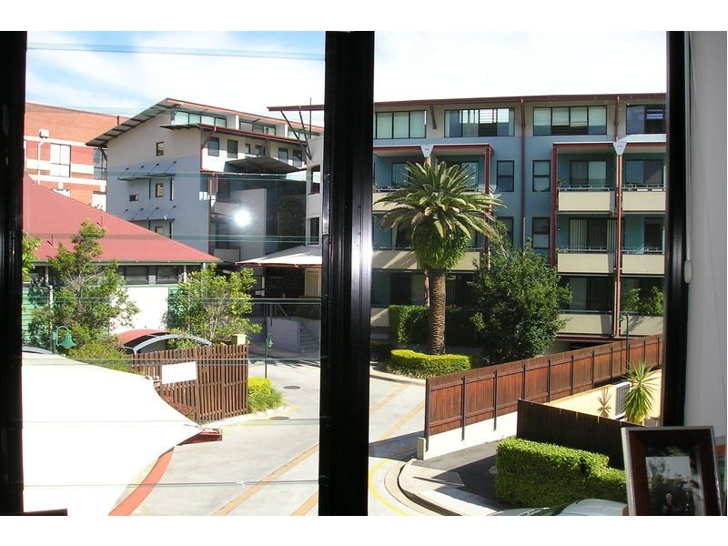 139 Commercial Road, Teneriffe QLD 4005