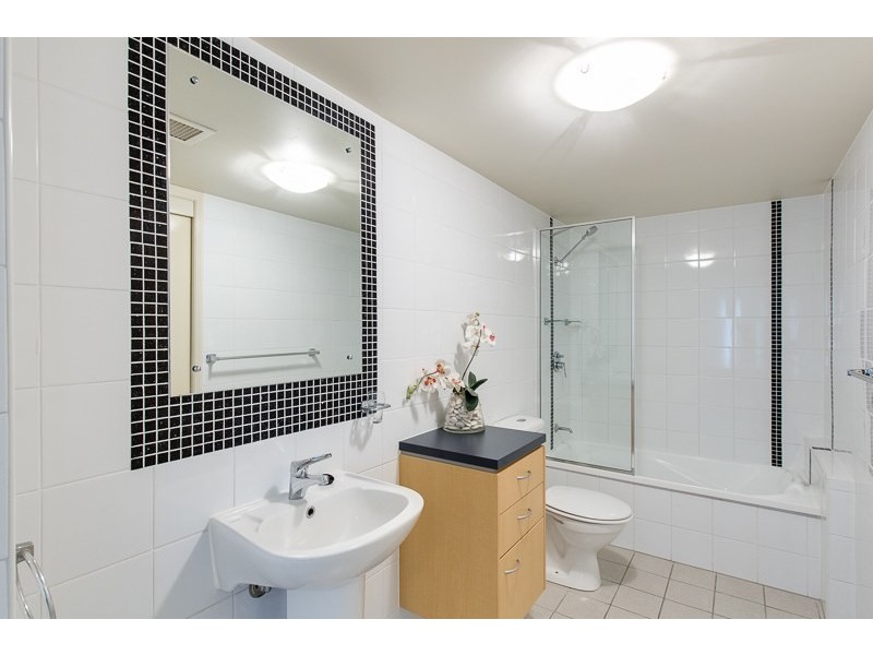 17/19 Thorn Street, Kangaroo Point QLD 4169
