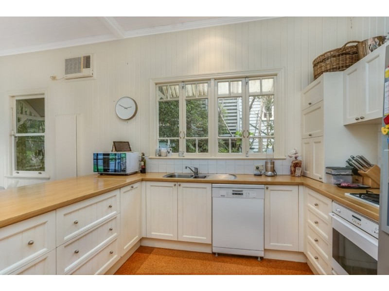 44 Gracemere Street, Newmarket QLD 4051