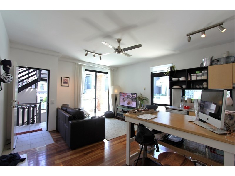 139 Commercial Road, Teneriffe QLD 4005