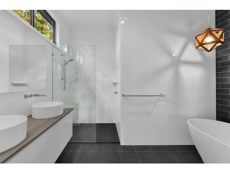 9 Williams Avenue, Hendra QLD 4011