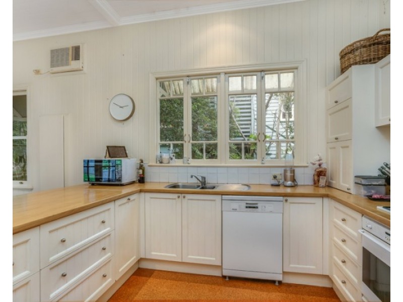 44 Gracemere Street, Newmarket QLD 4051