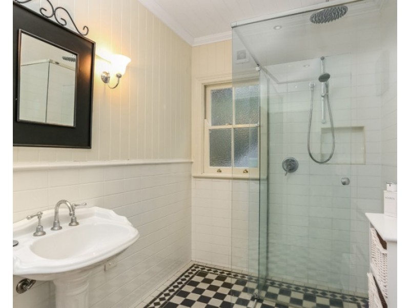 44 Gracemere Street, Newmarket QLD 4051