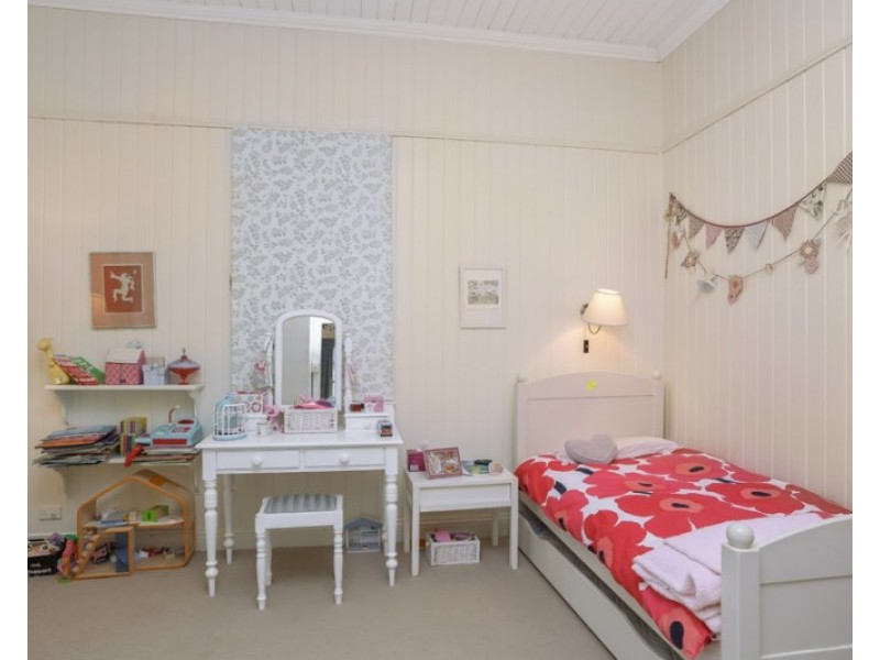 44 Gracemere Street, Newmarket QLD 4051