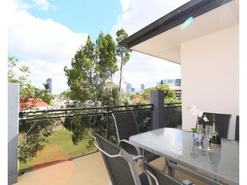 18/204 Wellington Road, Kangaroo Point QLD 4169