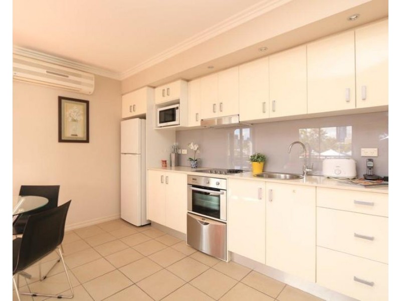18/204 Wellington Road, Kangaroo Point QLD 4169