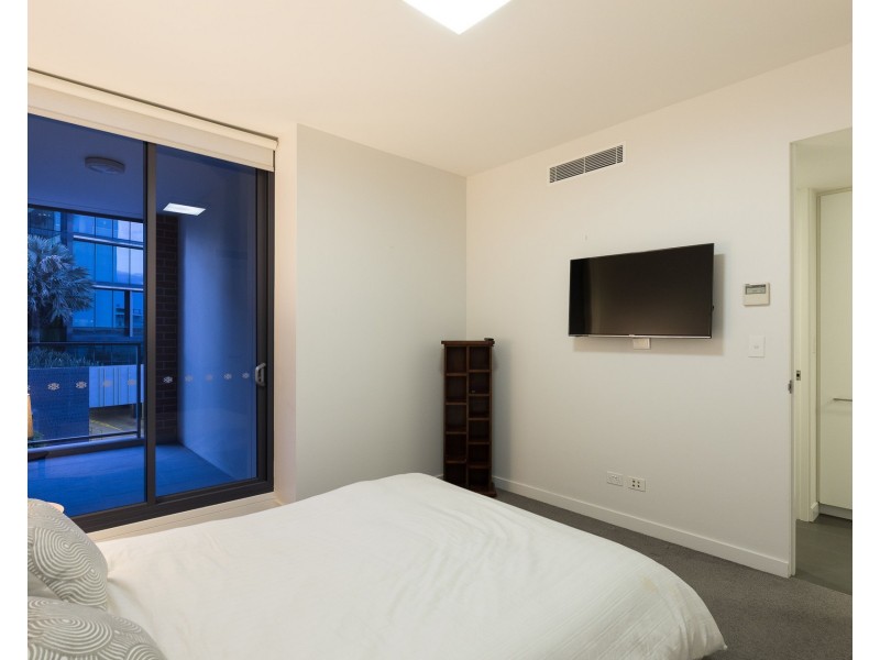 8/27 Cunningham Street, Newstead QLD 4006