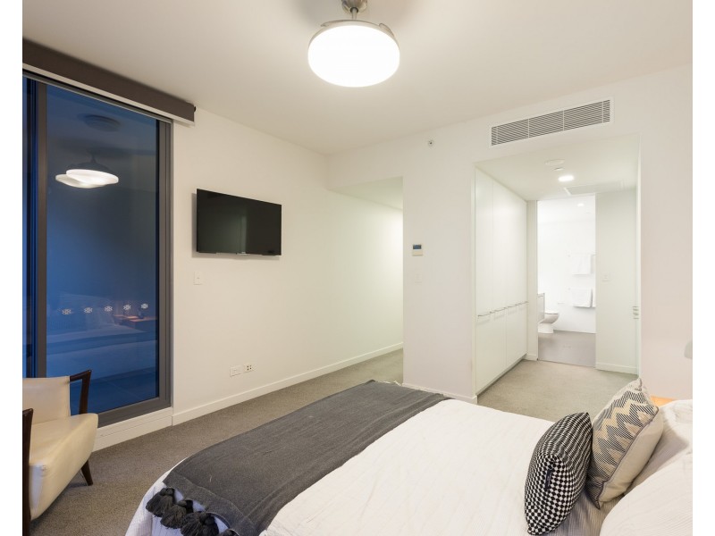 8/27 Cunningham Street, Newstead QLD 4006