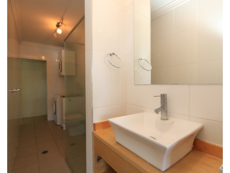 204 Wellington Road, Kangaroo Point QLD 4169