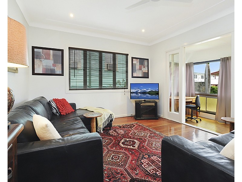 16 Cheviot Street, Grange QLD 4051