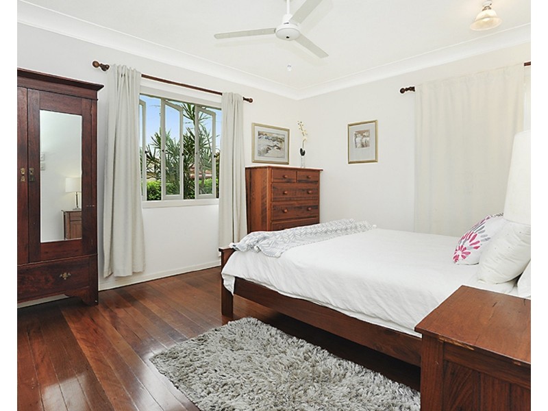 16 Cheviot Street, Grange QLD 4051