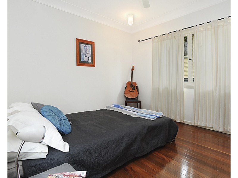 16 Cheviot Street, Grange QLD 4051