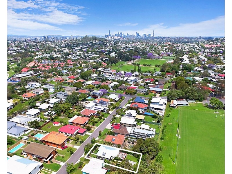 16 Cheviot Street, Grange QLD 4051