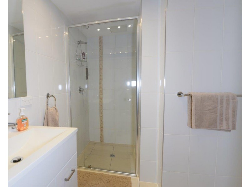 204 Wellington Road, Kangaroo Point QLD 4169