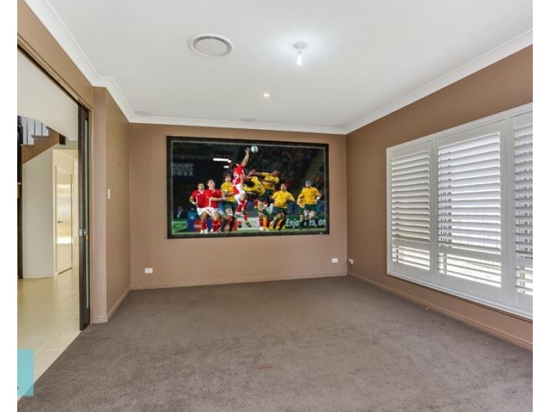 3 Kingham Place, Carindale QLD 4152