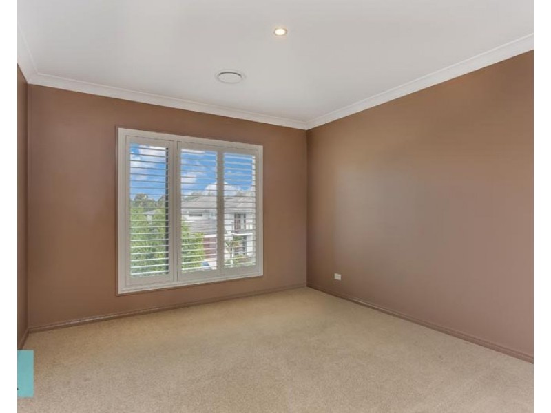 3 Kingham Place, Carindale QLD 4152